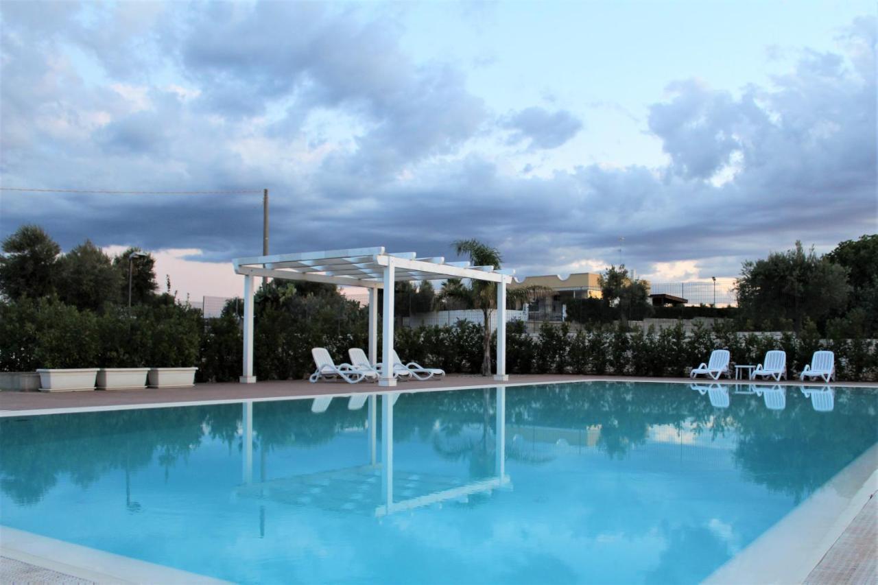 Villa Maria - Apartments In Villa With Pool Polignano a Mare Eksteriør billede